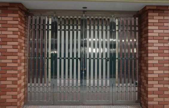 Mẫu cửa cổng inox tự động 03