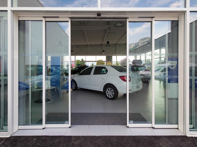 Cửa trượt xếp lớp tự động