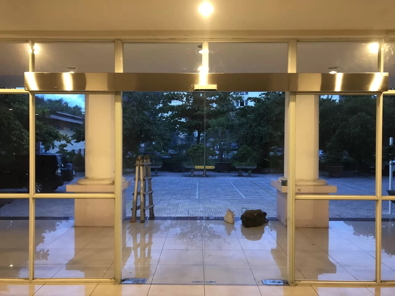 lắp đặt cửa tự động