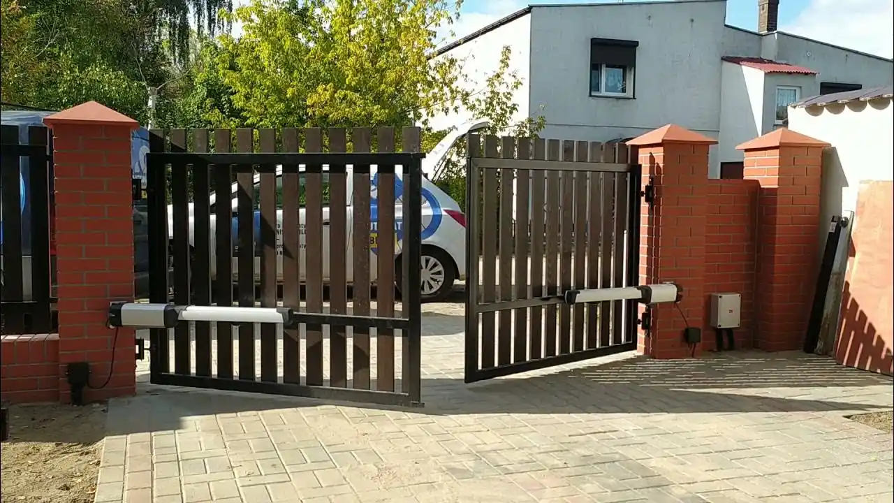 motor cổng tay đòn tự động 2 cánh