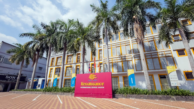 Trường QT Renaissance