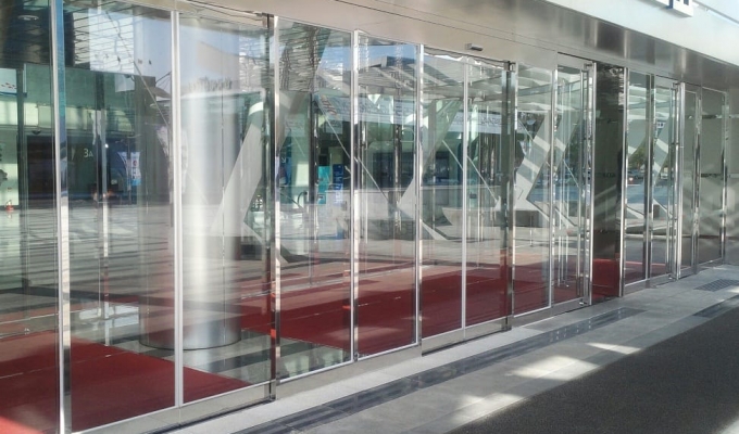 Cửa trượt tự động